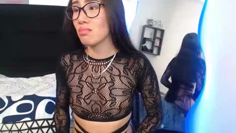 Laura  online show from 09-09-25, 04:34