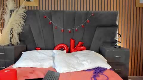 Snapshot of zoehpeterr_ chatting on 02-16-26, 10:11 Zoeh online show from 02-16-26, 10:11