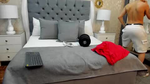 Zoe Krug online show from 09-23-25, 11:46