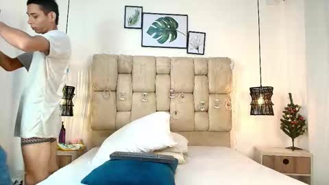 Snapshot of zoelucas chatting on 01-13-26, 12:21 zoelucas online show from 01-13-26, 12:21