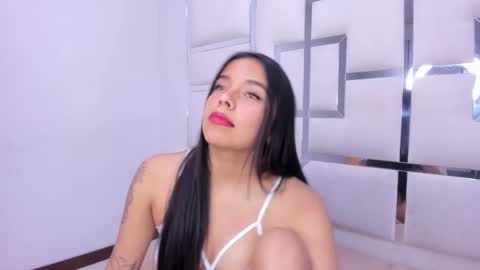 Snapshot of zoeswanx chatting on 01-31-25, 06:57 ZoeSwam online show from 01-31-25, 06:57