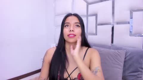 Snapshot of zoeswanx chatting on 02-08-25, 12:50 ZoeSwam online show from 02-08-25, 12:50