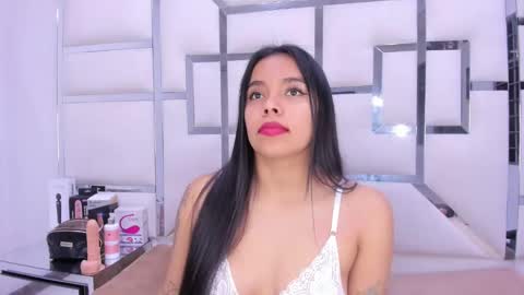 Snapshot of zoeswanx chatting on 02-10-25, 07:49 ZoeSwam online show from 02-10-25, 07:49