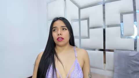 Snapshot of zoeswanx chatting on 02-17-25, 06:48 ZoeSwam online show from 02-17-25, 06:48