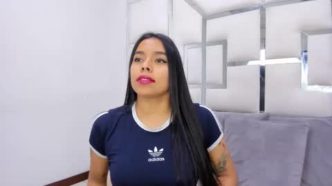 Snapshot of zoeswanx chatting on 02-21-25, 10:39 ZoeSwam online show from 02-21-25, 10:39