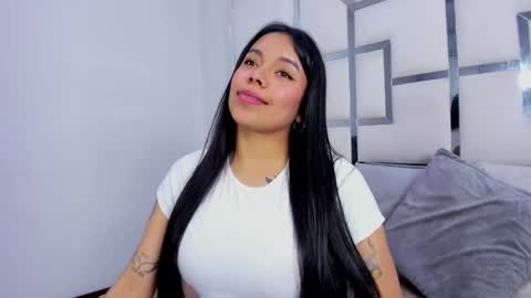 Snapshot of zoeswanx chatting on 09-19-25, 12:50 ZoeSwam online show from 09-19-25, 12:50