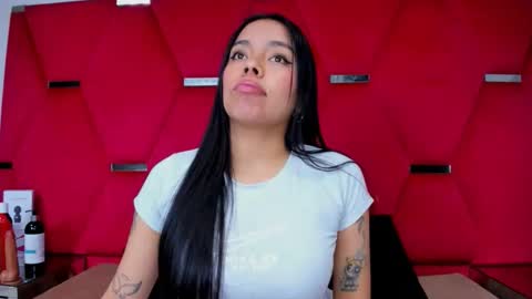 Snapshot of zoeswanx chatting on 10-01-25, 11:05 ZoeSwam online show from 10-01-25, 11:05