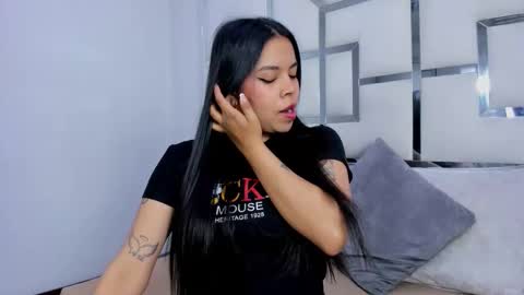 Snapshot of zoeswanx chatting on 10-07-25, 12:24 ZoeSwam online show from 10-07-25, 12:24