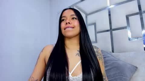 Snapshot of zoeswanx chatting on 10-21-25, 12:06 ZoeSwam online show from 10-21-25, 12:06