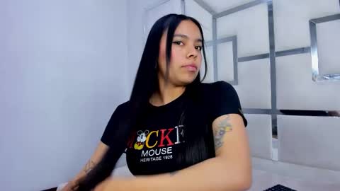 Snapshot of zoeswanx chatting on 10-22-25, 11:32 ZoeSwam online show from 10-22-25, 11:32