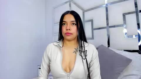 Snapshot of zoeswanx chatting on 10-25-25, 11:40 ZoeSwam online show from 10-25-25, 11:40