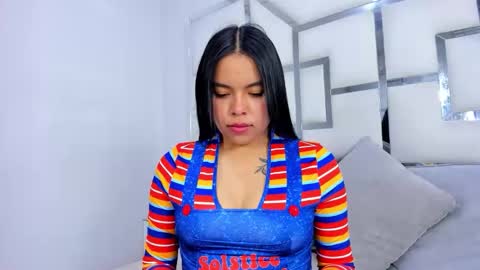 Snapshot of zoeswanx chatting on 10-31-25, 12:06 ZoeSwam online show from 10-31-25, 12:06