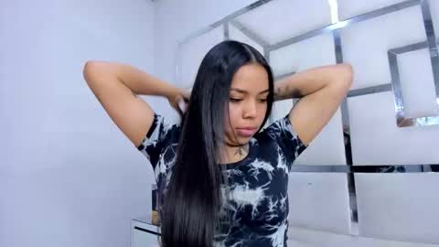 Snapshot of zoeswanx chatting on 11-06-25, 11:44 ZoeSwam online show from 11-06-25, 11:44