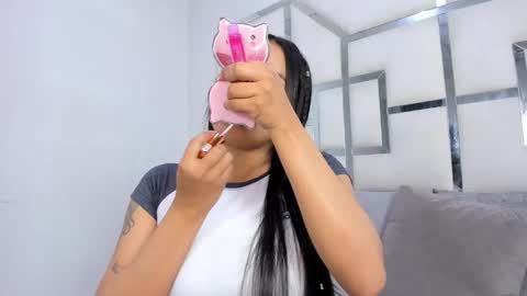 Snapshot of zoeswanx chatting on 11-17-25, 03:23 ZoeSwam online show from 11-17-25, 03:23