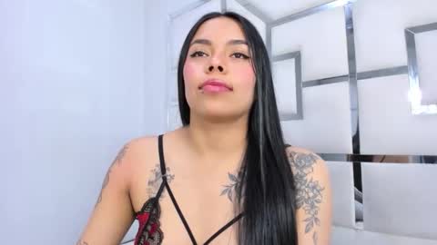 Snapshot of zoeswanx chatting on 11-18-25, 04:44 ZoeSwam online show from 11-18-25, 04:44