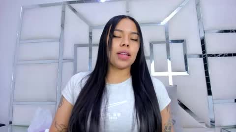 Snapshot of zoeswanx chatting on 12-04-25, 11:30 ZoeSwam online show from 12-04-25, 11:30