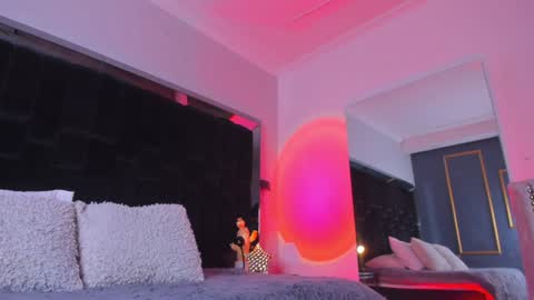 zoevidal_ online show from 01-27-25, 11:54