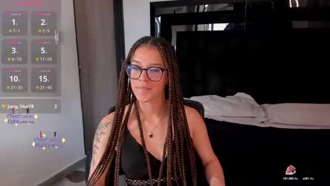 Snapshot of zoewestt chatting on 10-08-25, 03:09 Zoe online show from 10-08-25, 03:09