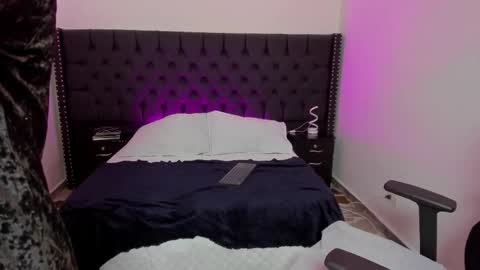 Snapshot of zoewestt chatting on 11-28-25, 01:47 Zoe online show from 11-28-25, 01:47