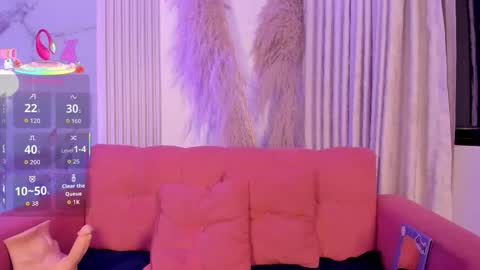 Snapshot of zoewestt chatting on 12-14-25, 05:02 Zoe online show from 12-14-25, 05:02