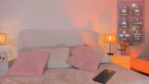  ZOE  online show from 10-31-25, 05:19