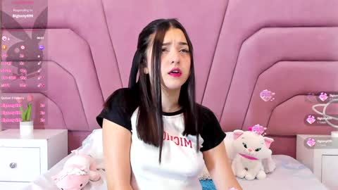 Snapshot of zoewillian chatting on 01-07-25, 09:35 zoewillian online show from 01-07-25, 09:35