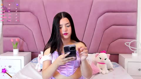 Snapshot of zoewillian chatting on 01-08-25, 06:20 zoewillian online show from 01-08-25, 06:20