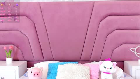 Snapshot of zoewillian chatting on 01-09-25, 11:47 zoewillian online show from 01-09-25, 11:47