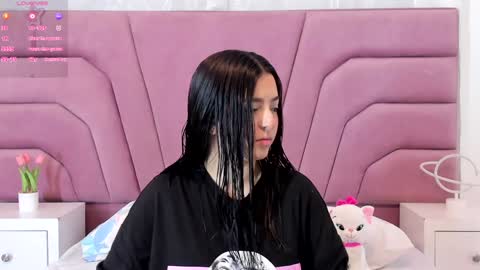 Snapshot of zoewillian chatting on 01-10-25, 12:15 zoewillian online show from 01-10-25, 12:15