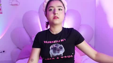 Snapshot of zoewillian chatting on 09-25-25, 02:26 zoewillian online show from 09-25-25, 02:26