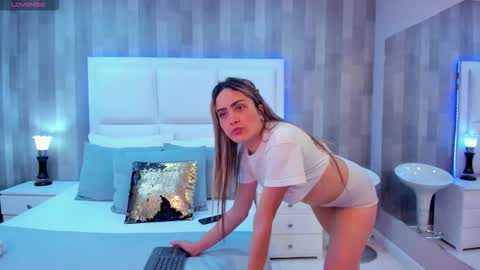 ZoeWilliis online show from 10-08-25, 01:09