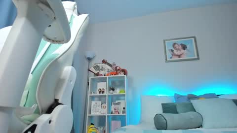 Zoey Lane online show from 10-01-25, 03:23