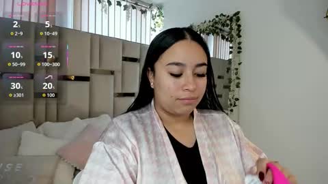 Snapshot of zoey_thommpson chatting on 12-21-25, 02:35 zoey thommpson online show from 12-21-25, 02:35