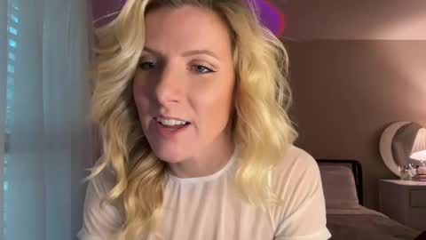 Snapshot of zoeydanner chatting on 12-02-24, 07:16 Zoeydanner online show from 12-02-24, 07:16