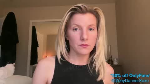 Snapshot of zoeydanner chatting on 02-06-25, 01:16 Zoeydanner online show from 02-06-25, 01:16