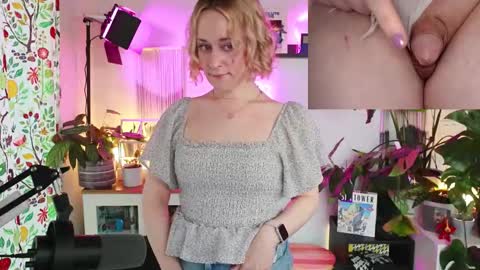 Zoey Ryan online show from 11-15-25, 06:48