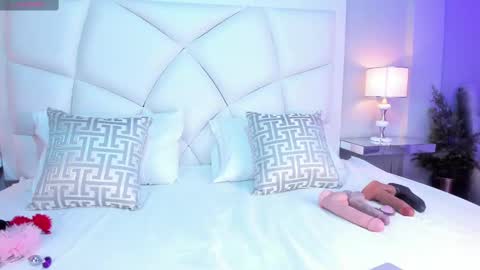 Z O E online show from 03-01-25, 11:39