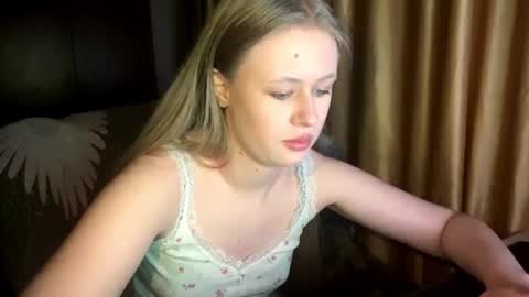 Snapshot of zofiahoetger chatting on 03-02-26, 11:28 Lisa online show from 03-02-26, 11:28