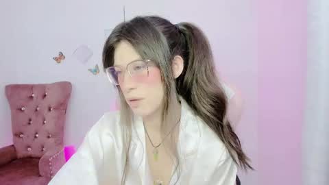 Alicie online show from 09-19-25, 04:58