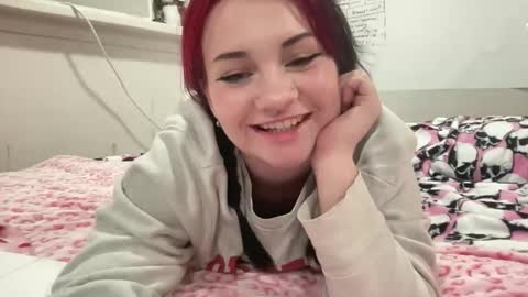 Snapshot of zoomrabbit chatting on 11-18-25, 11:37 zoomrabbit 3 online show from 11-18-25, 11:37