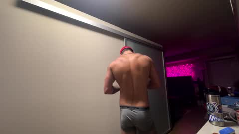 Snapshot of zuko_zen69 chatting on 10-21-25, 12:50 Zuko online show from 10-21-25, 12:50