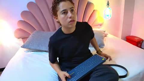 Zukulan online show from 11-09-25, 04:55