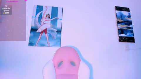 Snapshot of zulyjones chatting on 02-20-25, 10:48 Zuly online show from 02-20-25, 10:48