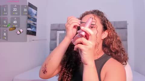 Snapshot of zulyjones chatting on 09-09-25, 11:54 Zuly online show from 09-09-25, 11:54