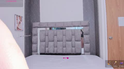 Snapshot of zulyjones chatting on 11-11-25, 12:27 Zuly online show from 11-11-25, 12:27