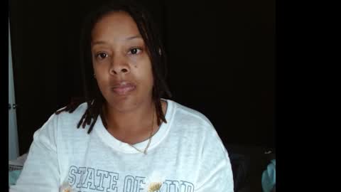 Snapshot of zuriluxe45 chatting on 09-17-25, 04:52 zuriluxe45 online show from 09-17-25, 04:52