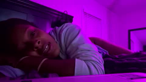 Snapshot of zuriluxe45 chatting on 09-29-25, 06:18 zuriluxe45 online show from 09-29-25, 06:18