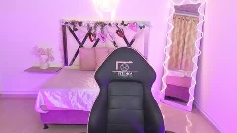 ZURY   online show from 09-15-25, 11:54