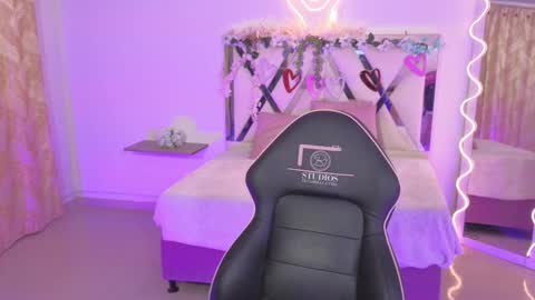 ZURY   online show from 10-17-25, 11:35