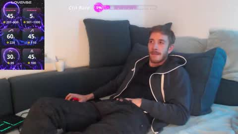 Zuzmoe online show from 12-15-25, 10:47